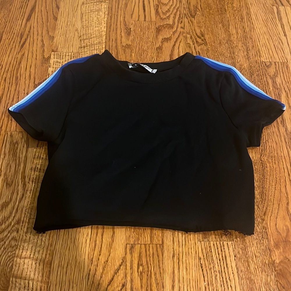 Falling Love Woman’s Black Striped Short Sleeve Size XS